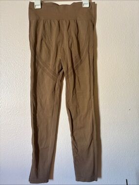 Womenโs Brown Seamless Butt Lifting Leggings, Size S